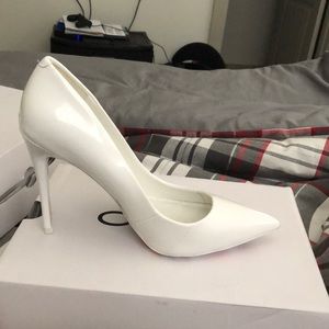 US size 9 slightly worn heels